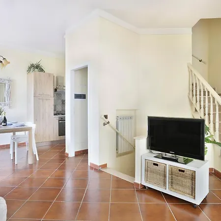 New!! Magenta! Feriehus Pietrasanta
